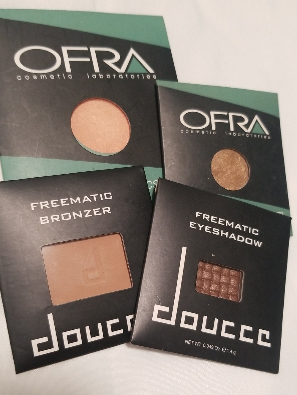 4 Single Pans, 2 Ofra, 2 doucce